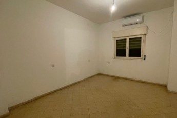 В аренду 2х-комнатная на Jabotinski 3, Hadera за 2200 ₪