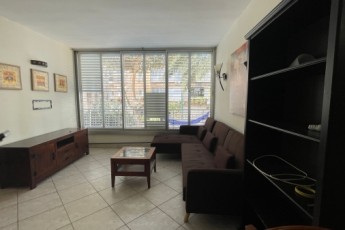 В аренду 2х-комнатная на Yehuda HaLevi St 3, Netanya за 4800 ₪